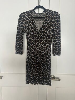 Banana Republic Black and Cream Geometric Wrap-Style Long Sleeve Dress